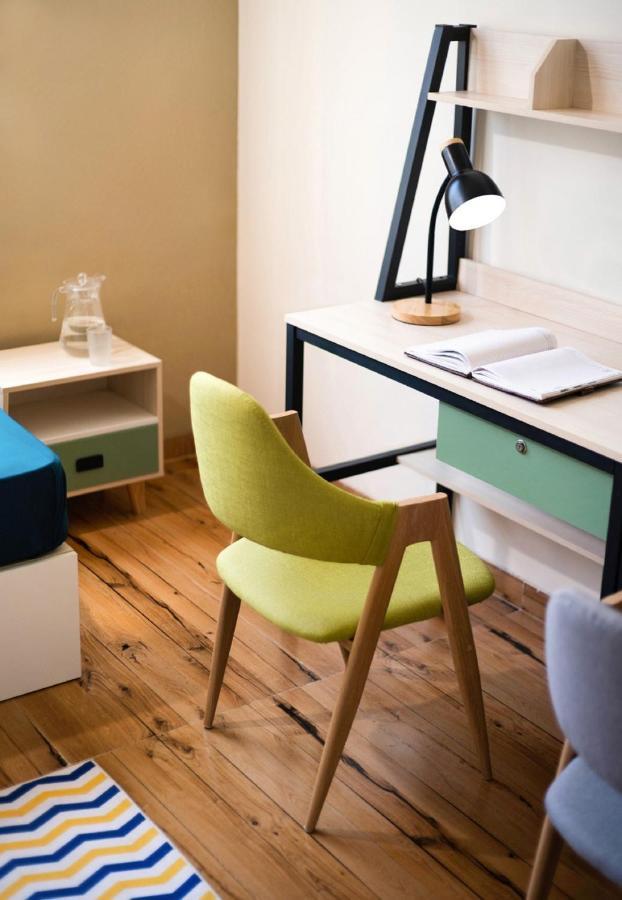 Couch & Cheese Homestel The Most Luxurious Hostel For Working Professionals & Studentsプネ エクステリア 写真