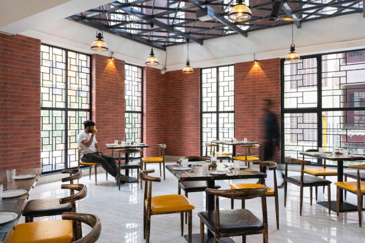 Couch & Cheese Homestel The Most Luxurious Hostel For Working Professionals & Studentsプネ エクステリア 写真