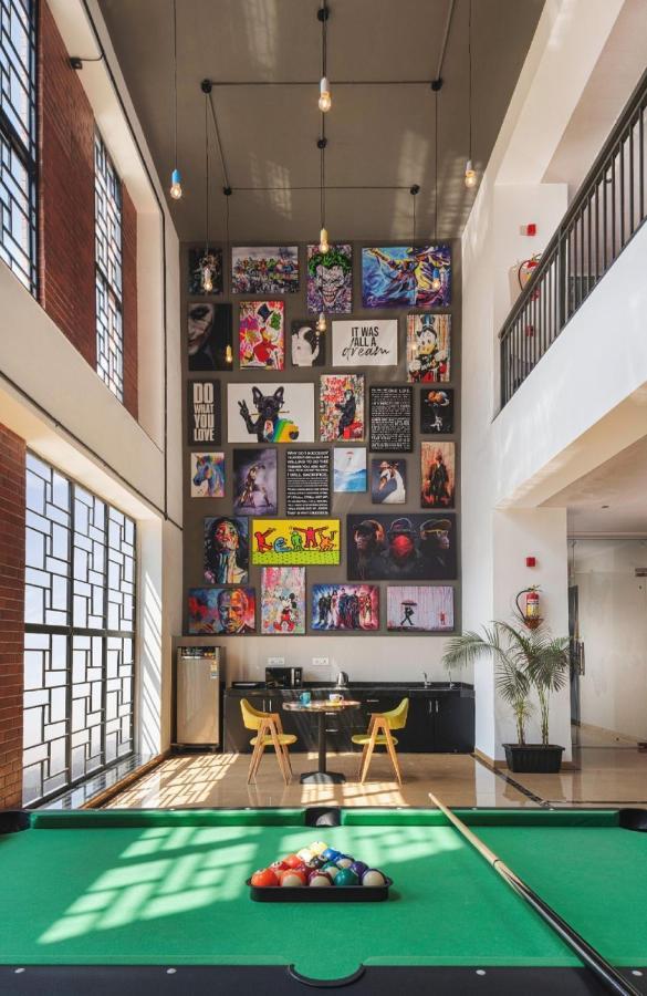 Couch & Cheese Homestel The Most Luxurious Hostel For Working Professionals & Studentsプネ エクステリア 写真